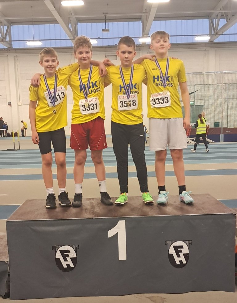 Íslandsmeistarar í 4x200m boðhlaupi.  Frá vinstri Andri Fannar, Aron Logi, Kristján Karl og Sæþór El…