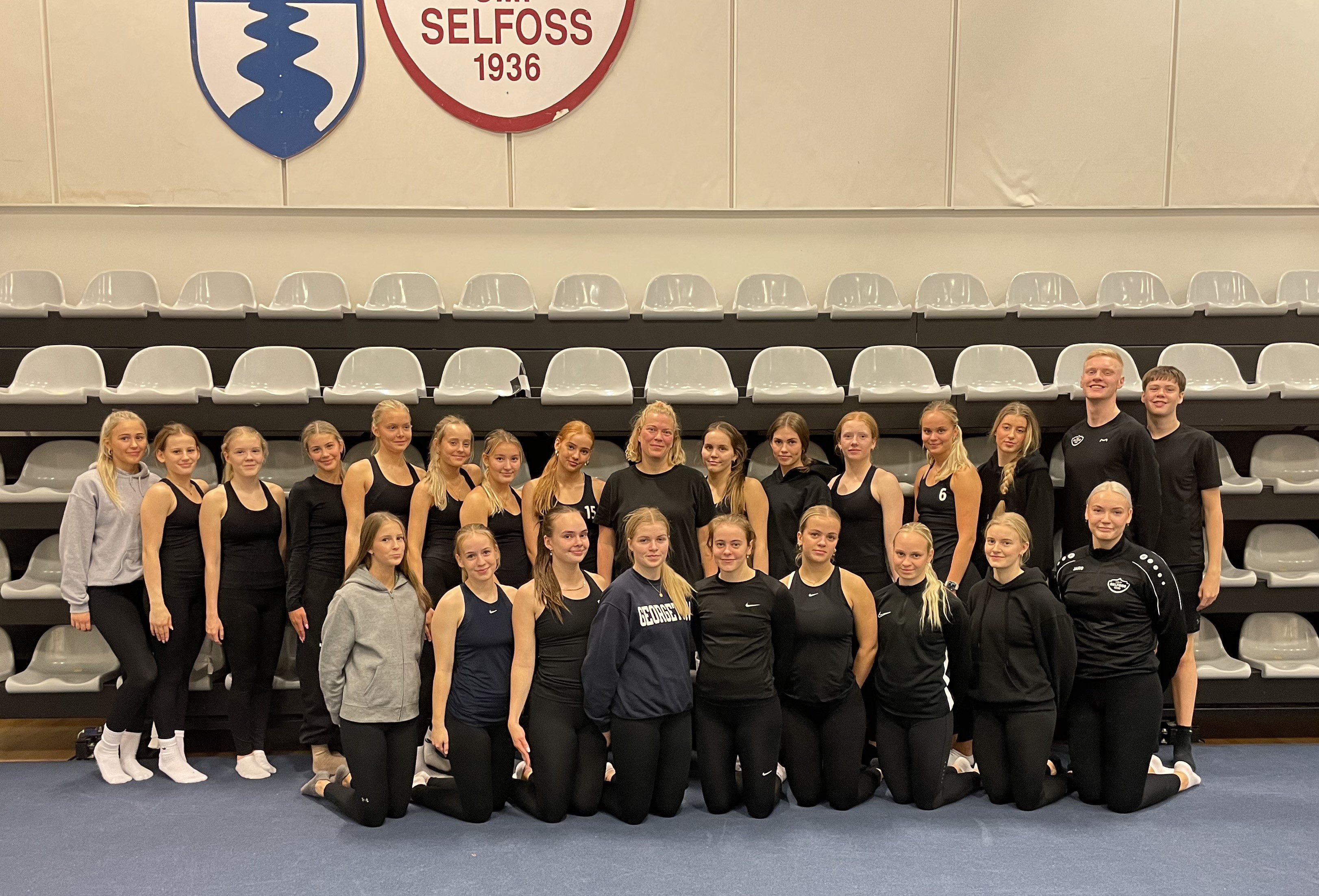 Meistaraflokkur og 1 flokkur með Julie eftir góða og langa danshelgi