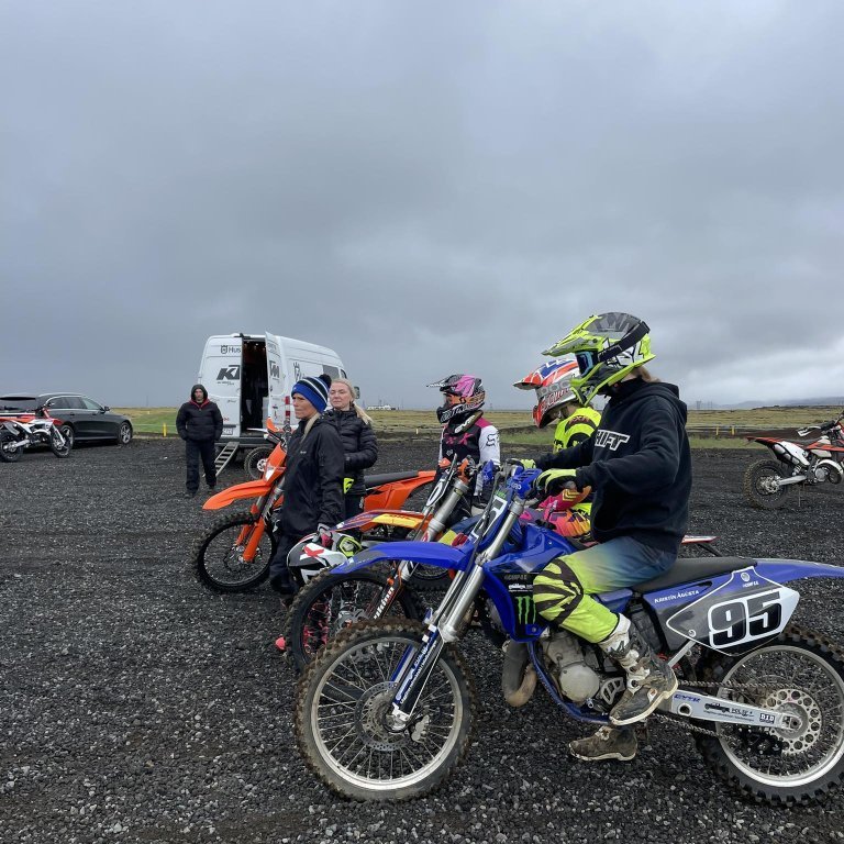 436561627_1016106113435595_4455304002858105923_n