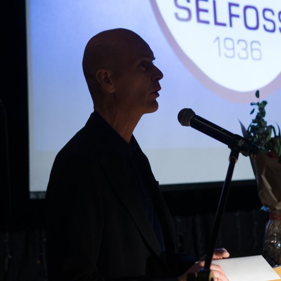 Þórir Haraldsson formaður hkd. Selfoss setur hófið