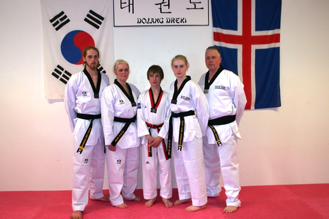Fjölskylda í taekwondo vefur