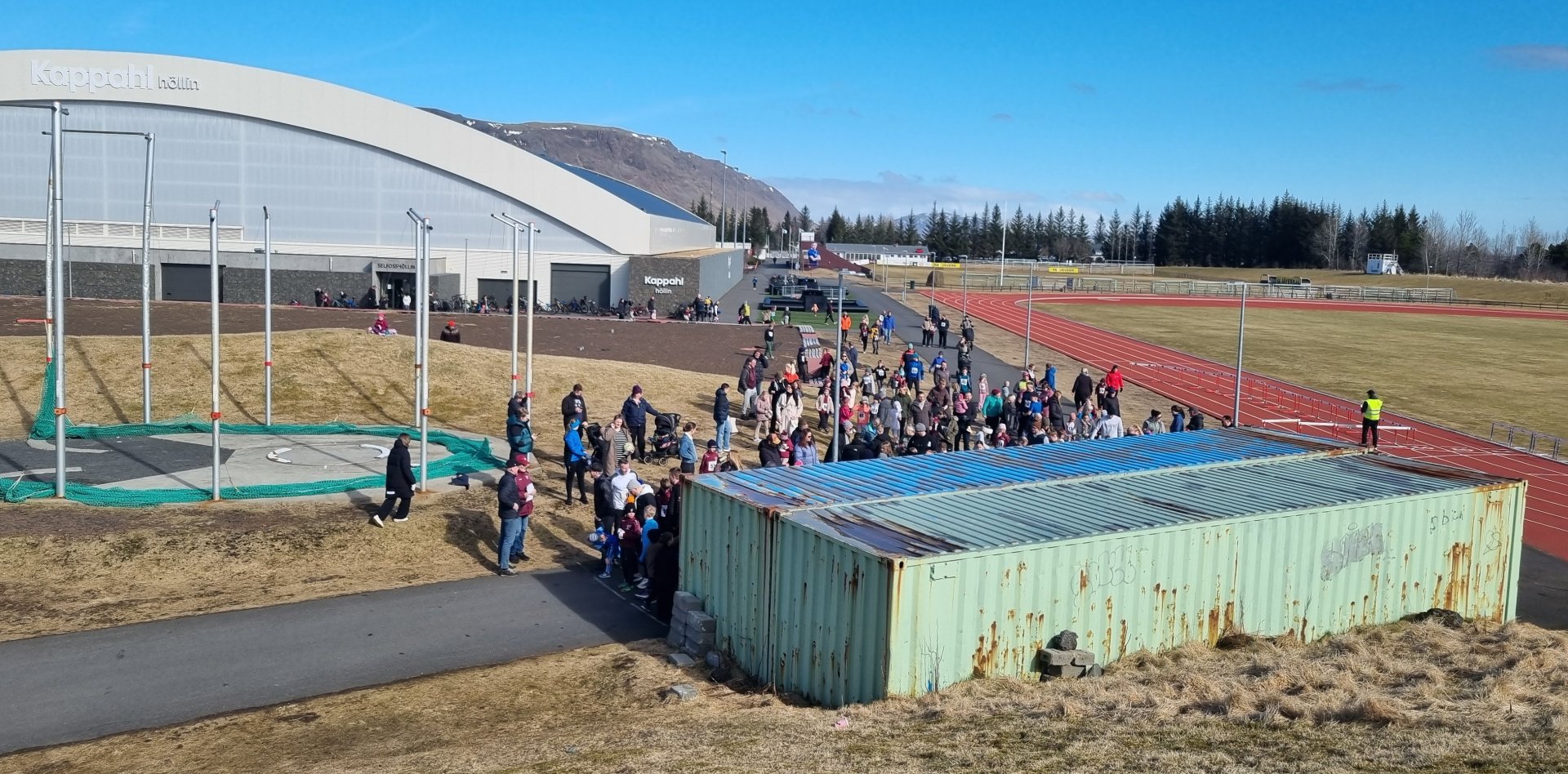 Fjölmenni tók þátt í Grýlupottahlaupinu laugardaginn 18.4.26