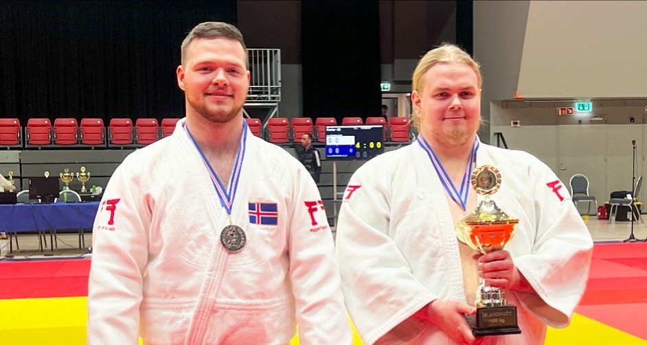 Sigurður Fannar Hjaltason 1. sæti +100KG